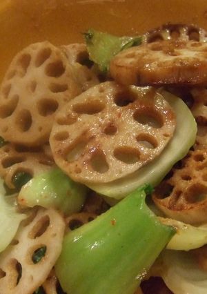 蓮根とチンゲン菜のピリ辛ごまだれ炒め-レシピのメイン写真