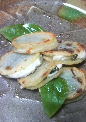ワインにAU×２☆ポテトのバジクリさんど-レシピのメイン写真