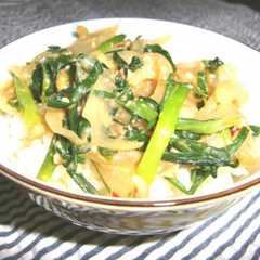 รูปของ ピリ辛★うまい♪ニラ玉丼