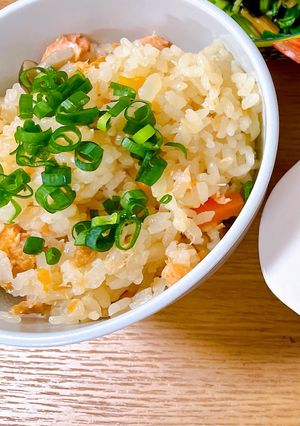 優しい味✳︎ 鮭の炊き込みご飯-レシピのメイン写真