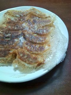 冷凍餃子で、パリパリ羽根がぎっしり!-レシピのメイン写真