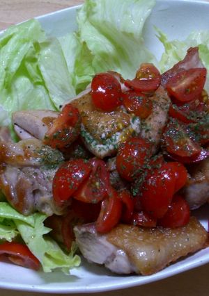 カリカリ鶏肉のフレッシュトマトソースがけ-レシピのメイン写真