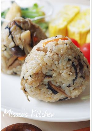 キノコとひじきの炊き込みご飯♪-レシピのメイン写真