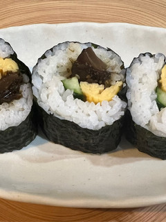 甘いたまごと椎茸昆布ときゅうりの巻き寿司-レシピのメイン写真