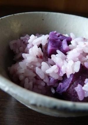 紫芋と黒米の炊き込みご飯-レシピのメイン写真
