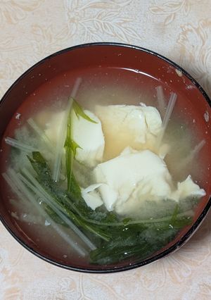 簡単★水菜と絹豆腐のお味噌汁-レシピのメイン写真