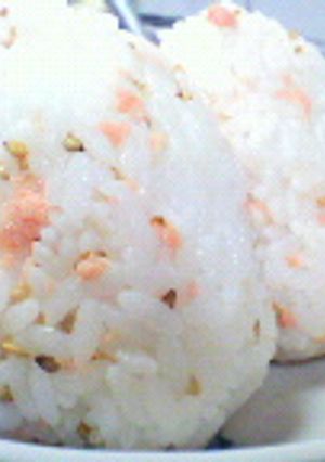 鮭のおにぎり-レシピのメイン写真