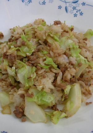 簡単*キャベ炒飯-レシピのメイン写真