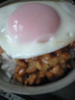 納豆ご飯の目玉焼きのっけ-レシピのメイン写真