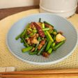 にんにくの芽と鶏挽き肉の炒め物