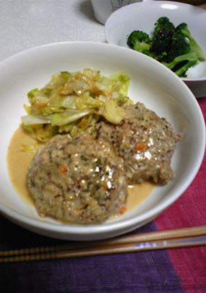 秋のホワイト煮込みハンバーグ-レシピのメイン写真