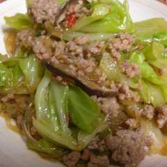 รูปของ キャベツと春雨のひき肉炒め