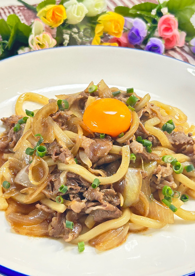 甘辛ダシが染み渡る😋至福のすき焼うどん🍲-レシピのメイン写真