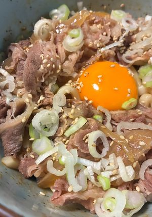 【冷凍牛丼の具 アレンジ】汁なし牛カルビ風うどん-レシピのメイン写真