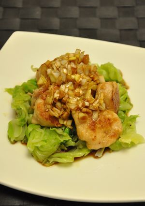 鶏肉のソテーonキャベツ♪黒酢ねぎソース-レシピのメイン写真