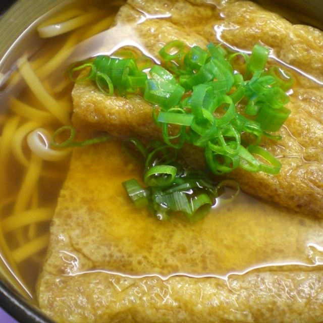 Udon kitsune casero, dulce y salado (con tofu frito)