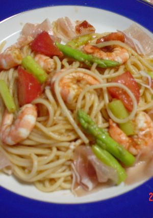 小エビと生ハムとトマトの冷たいパスタ-レシピのメイン写真