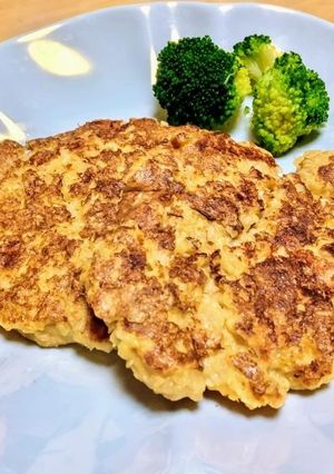 岩塩を振って食べるオートミールパンケーキ-レシピのメイン写真