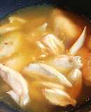簡単美味しい鶏手羽肉とヤゲン軟骨のスープ