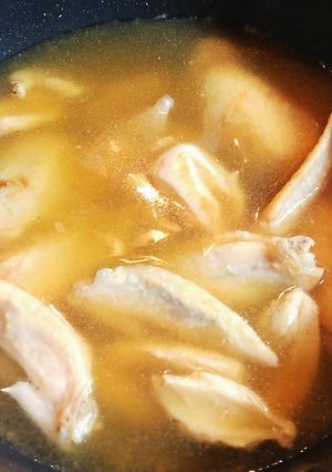 簡単美味しい鶏手羽肉とヤゲン軟骨のスープ-レシピのメイン写真
