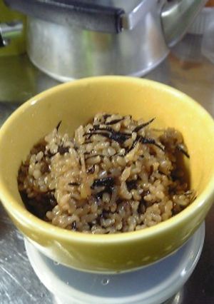 栄養たっぷり！炊き込み玄米ご飯-レシピのメイン写真
