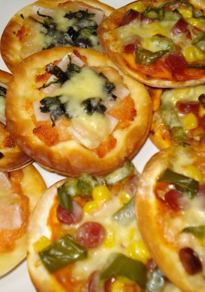 お手軽☆おいし楽し餃子の皮のミニピザ☆-レシピのメイン写真