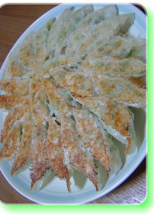 -キャベたっぷりღ鶏♡チーズ餃子❤--レシピのメイン写真