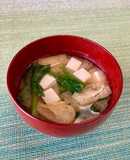 ほうれん草と油揚げと豆腐のお味噌汁♪