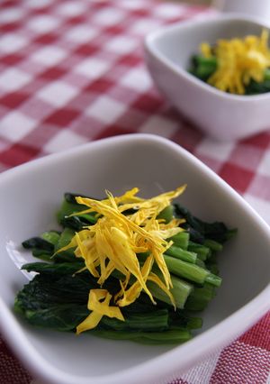 ドライ食用菊で黄色い彩り　-レシピのメイン写真