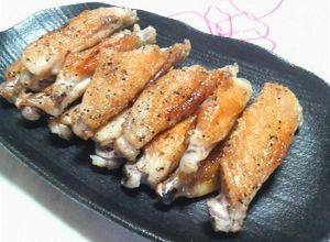 ✿手羽先の塩・粗挽きコショウ焼き✿-レシピのメイン写真