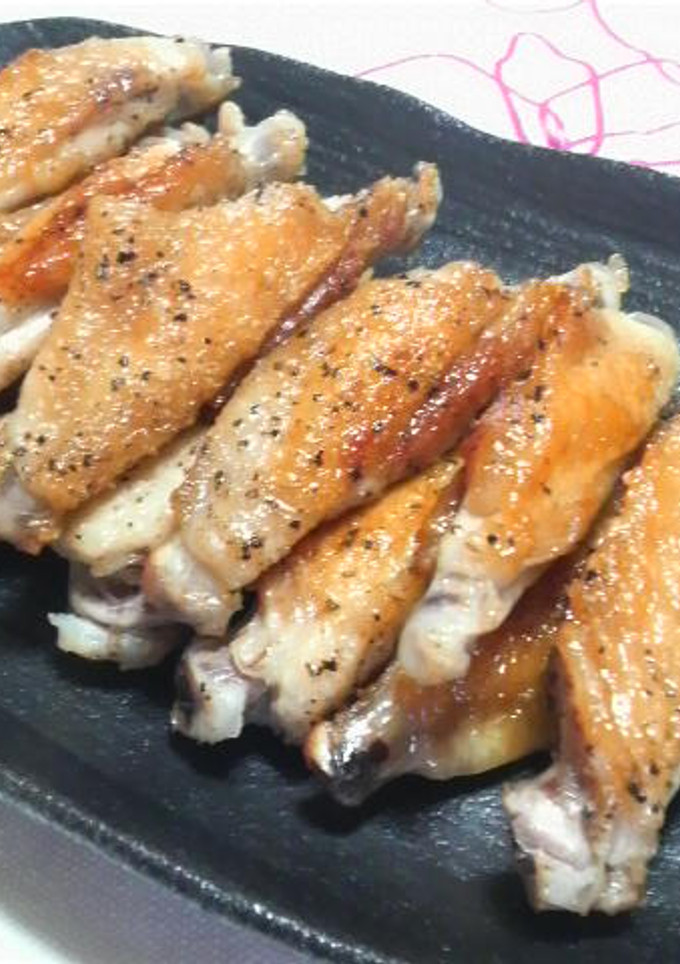 ✿手羽先の塩・粗挽きコショウ焼き✿-レシピのメイン写真