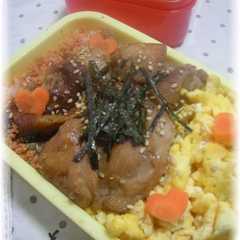 รูปของ 旦那弁★鮭・卵・鶏の３色丼風～