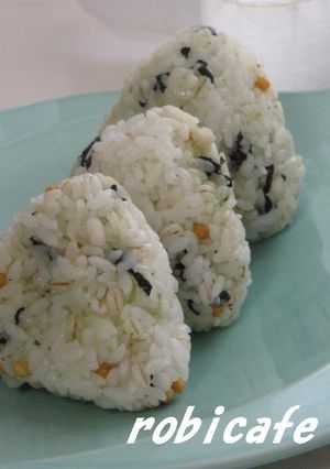 お茶漬けの素deおにぎり-レシピのメイン写真