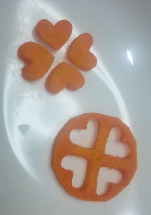 お弁当に☆人参の飾り切り(´`)四つ葉-レシピのメイン写真
