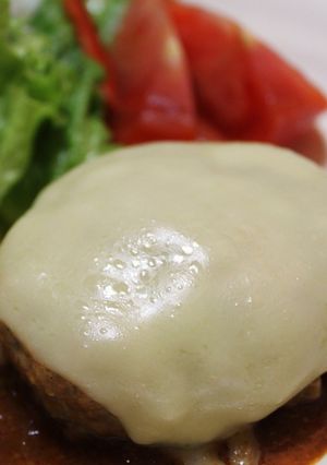 ナツメグなしのジュ～シ～ハンバーグ-レシピのメイン写真