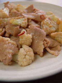 豚肉とカリフラワーのにんにく炒め-レシピのメイン写真
