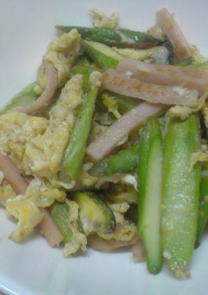 アスパラと魚肉ソーセージの卵炒め-レシピのメイン写真