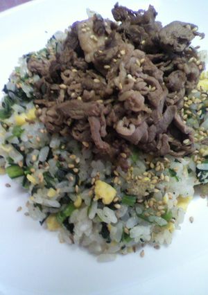 ちょっと豪華？！ ほうれん草チャーハン-レシピのメイン写真