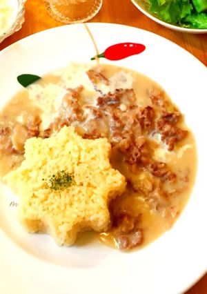 超簡単ビーフストロガノフとバターライス✿-レシピのメイン写真