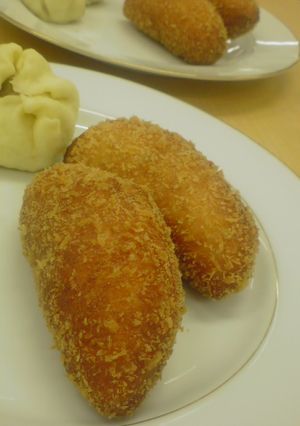 簡単カレーパン☆中のカレーはレンジでチン-レシピのメイン写真