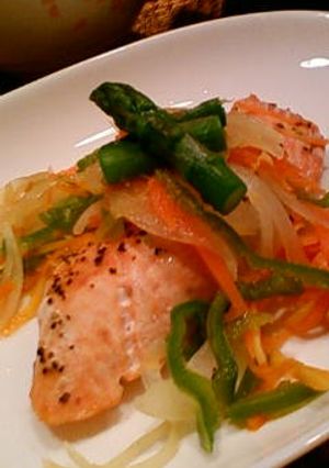鮭と野菜の酒蒸し　～ほんのりバター風味～-レシピのメイン写真