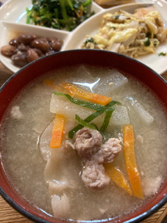 みんな大好き!大根と豚肉の満足味噌汁-レシピのメイン写真