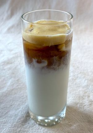簡単！アイスで💕ふわっもこ✨ほうじ茶ラテ-レシピのメイン写真