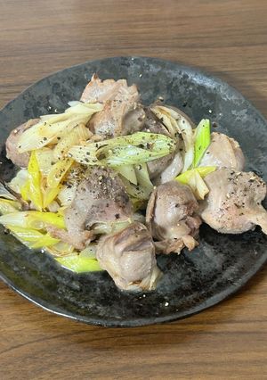 おつまみにも♪砂肝と長ネギの塩レモン炒め-レシピのメイン写真