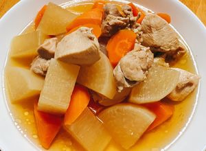 これだけで大満足！鶏肉と大根と人参の煮込-レシピのメイン写真