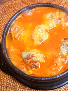 豚こま肉チーズ団子と白菜のトマトチーズ鍋-レシピのメイン写真