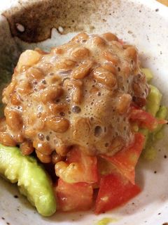 :::納豆とトマト&アボカドサラダ-レシピのメイン写真