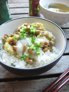 簡単朝ごはん☆ふんわり玉子の納豆ご飯-レシピのメイン写真