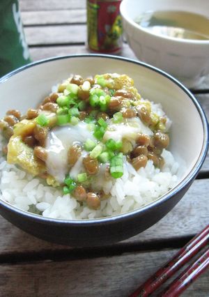 簡単朝ごはん☆ふんわり玉子の納豆ご飯-レシピのメイン写真