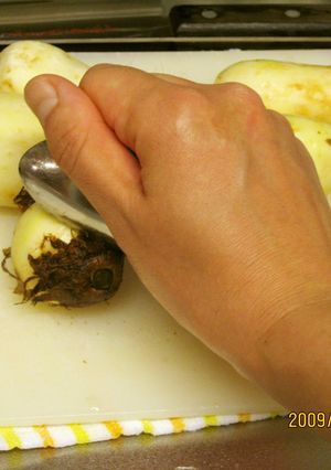 水につけるだけ！里芋の皮むき-レシピのメイン写真